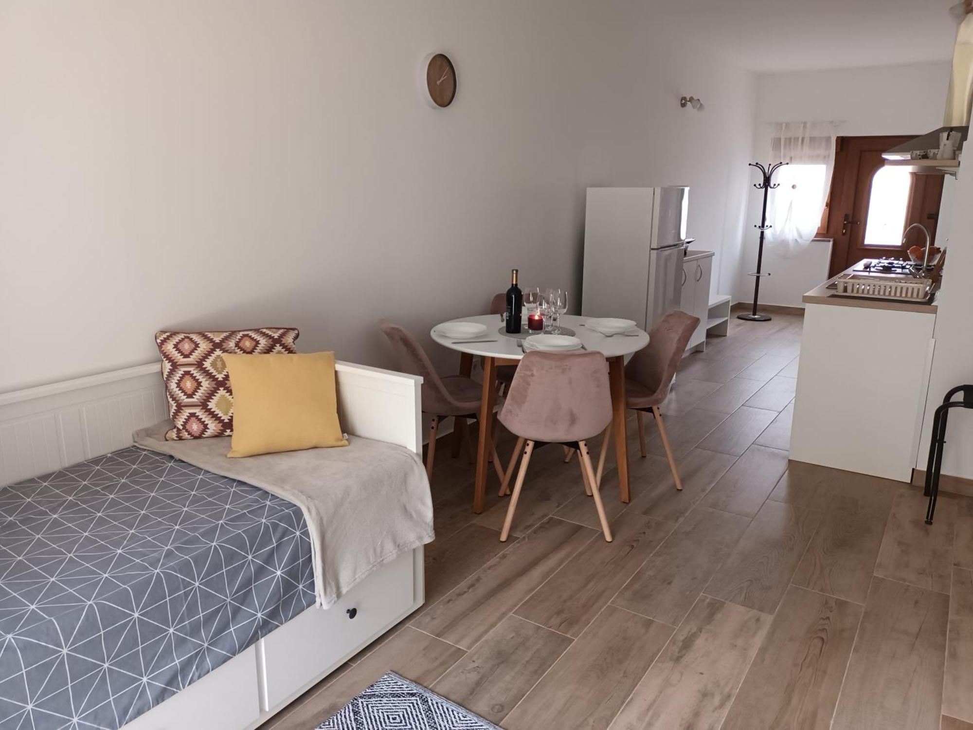 Studio Apartman Dori Pula Exterior photo